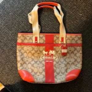 Gently used Coach tote bag in excellent condition!  Great bag